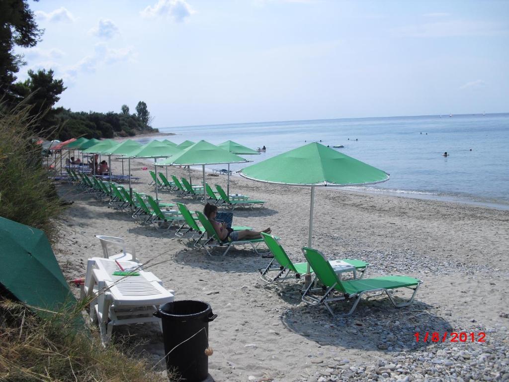 Kangaroo Hotel Mola Kalyva Luaran gambar