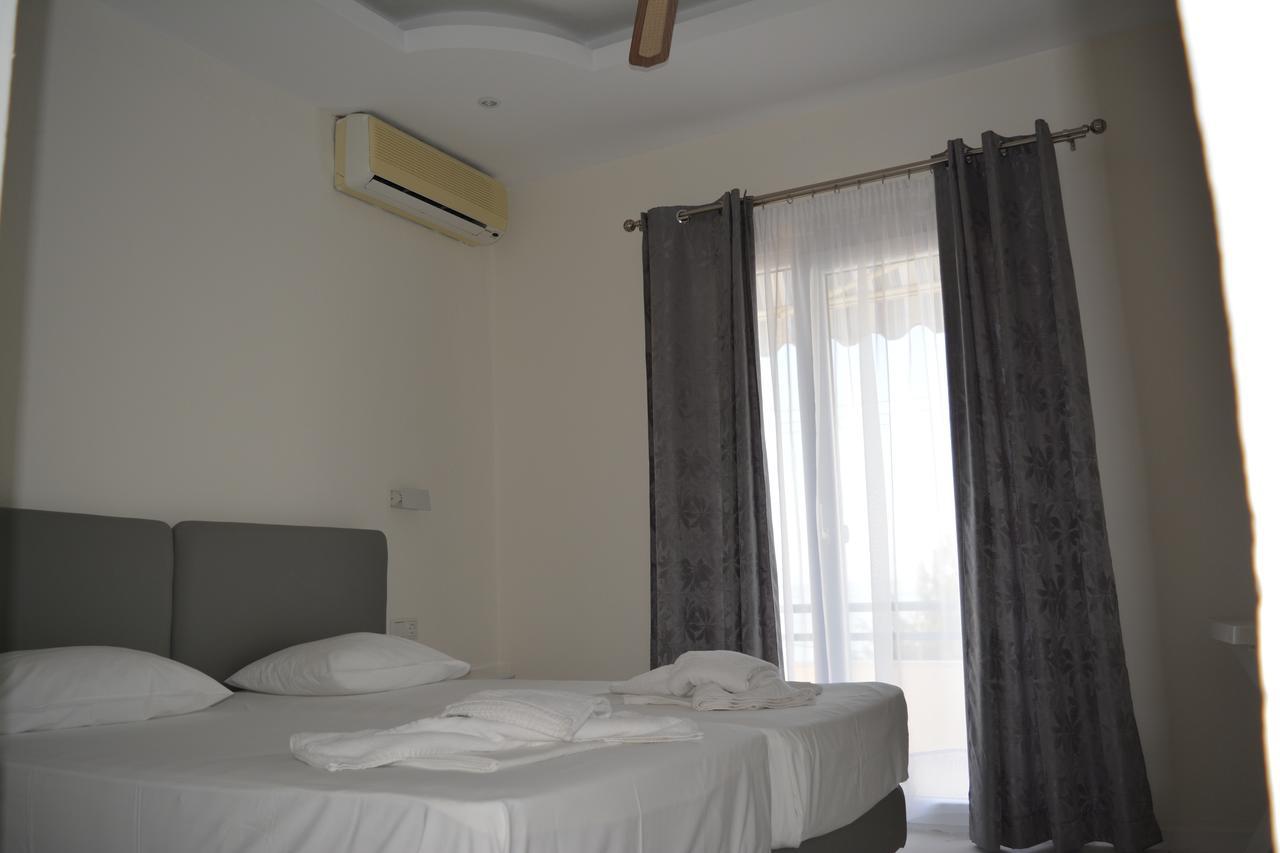 Kangaroo Hotel Mola Kalyva Luaran gambar