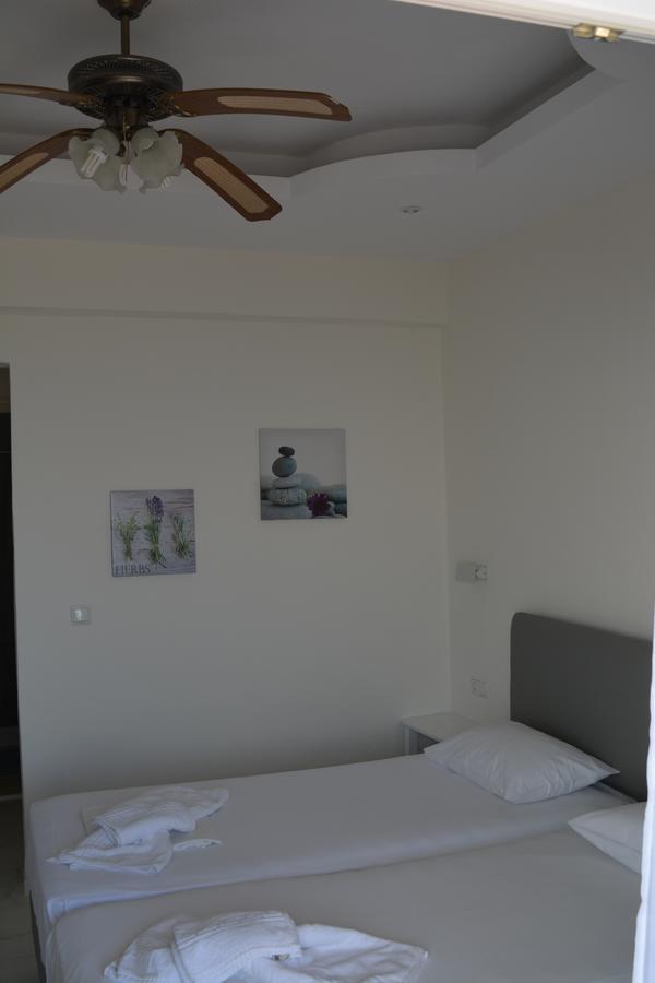 Kangaroo Hotel Mola Kalyva Luaran gambar