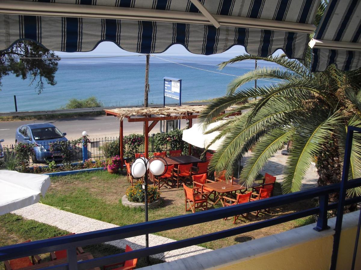 Kangaroo Hotel Mola Kalyva Bilik gambar